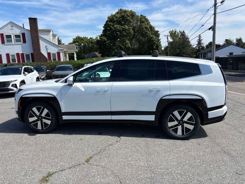 New 2026 Hyundai Ioniq 9 SEL image 2