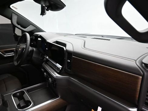 New 2025 Chevrolet Silverado 2500 High Country w/ High Country Premium Package AWD/4WD image 32
