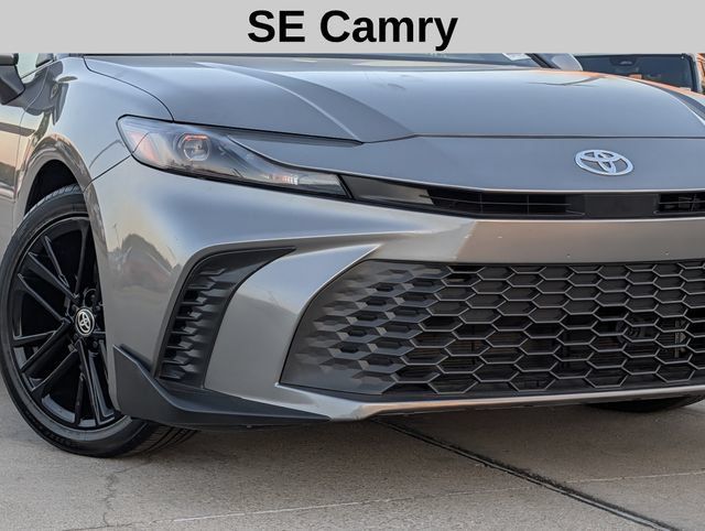 Used 2025 Toyota Camry SE FWD image 3
