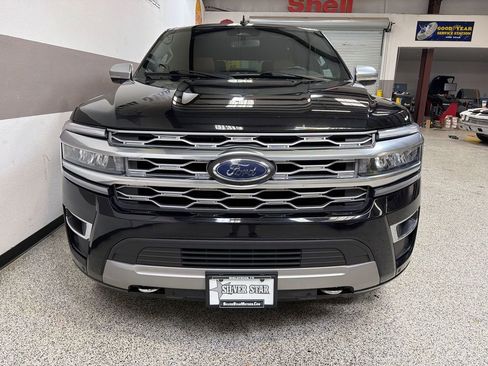 Used 2023 Ford Expedition Platinum AWD/4WD image 2