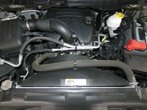 Used 2019 RAM 1500 Classic Warlock w/ Electronics Group image 27