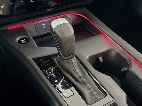 New 2026 Nissan Sentra SR w/ SR Premium Package FWD image 17