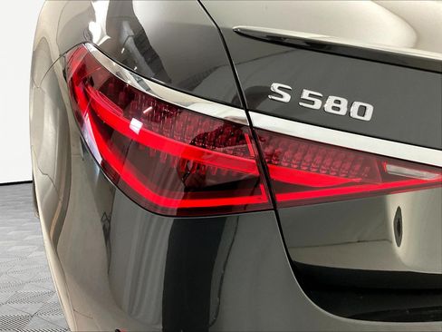Certified 2022 Mercedes-Benz S 580 4MATIC Sedan image 23