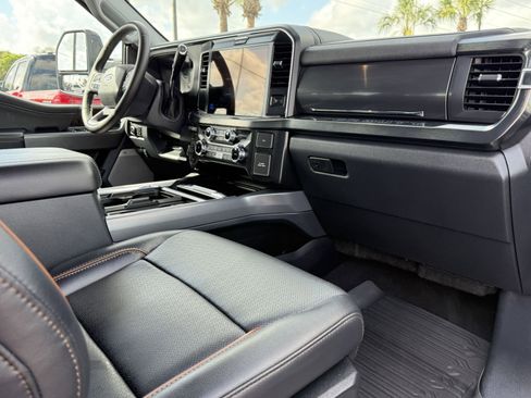 Used 2025 Ford F250 Lariat AWD/4WD image 14