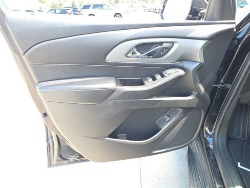 Used 2018 Chevrolet Traverse LT w/ LPO, 'HIT The Road' Package AWD/4WD image 15