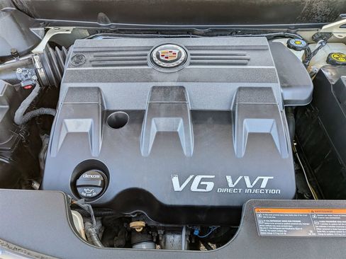 Used 2015 Cadillac SRX Luxury w/ Driver Awareness Package image 32