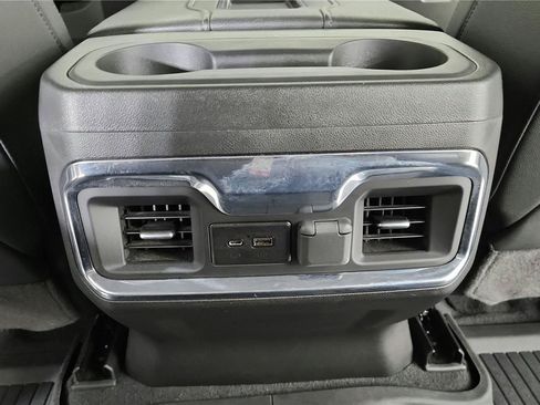 Used 2022 Chevrolet Silverado 1500 LTZ w/ LTZ Convenience Package II AWD/4WD image 19