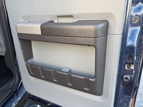 Used 2014 Ford F250 XLT w/ XLT Premium Package image 13