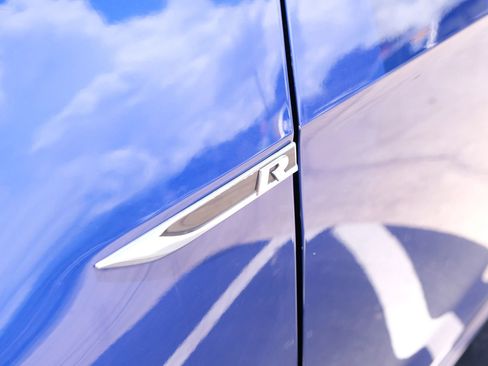 Used 2016 Volkswagen Golf R 4-Door image 13