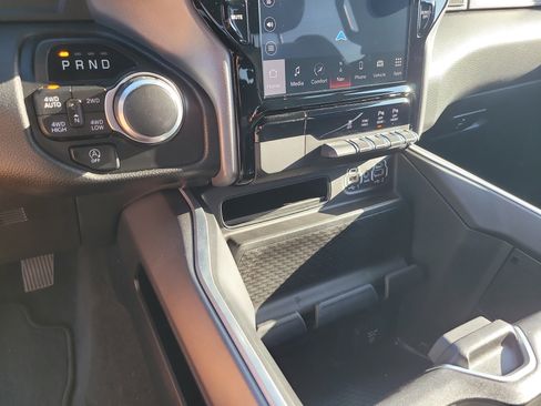 Used 2023 RAM 1500 Big Horn AWD/4WD image 24