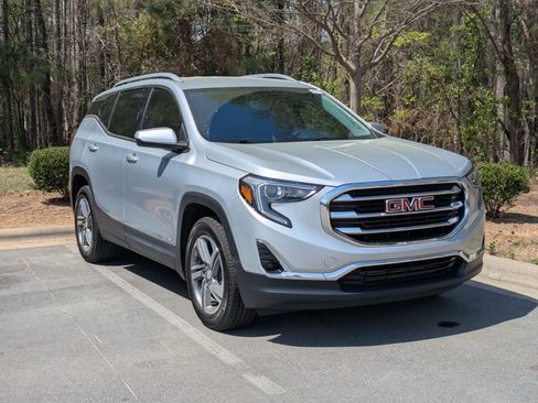Used 2020 GMC Terrain SLT w/ Preferred Package AWD/4WD image 2
