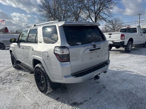 Used 2024 Toyota 4Runner SR5 Premium image 5