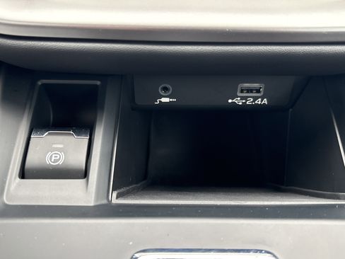 Certified 2025 Subaru Outback image 6