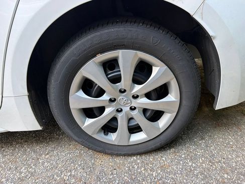 Used 2024 Toyota Corolla LE FWD image 27