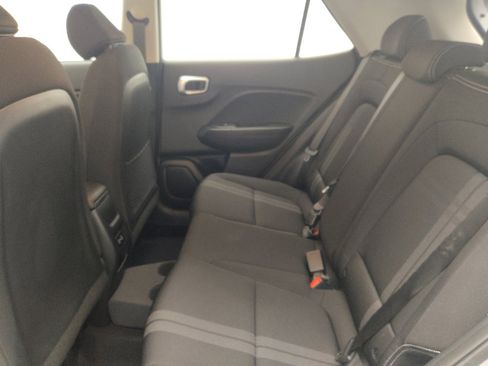 Used 2024 Hyundai Venue SEL FWD image 18
