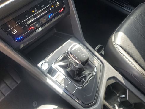 Used 2022 Volkswagen Tiguan SE R-Line FWD image 23