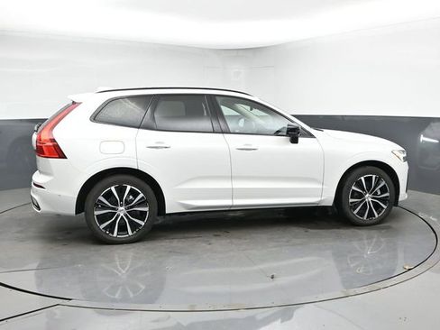 Used 2023 Volvo XC60 B5 Plus FWD image 9