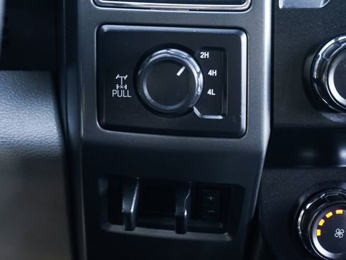 Used 2022 Ford F250 XLT w/ Black Appearance Package AWD/4WD image 29