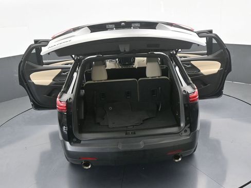Used 2023 Chevrolet Traverse LS image 65
