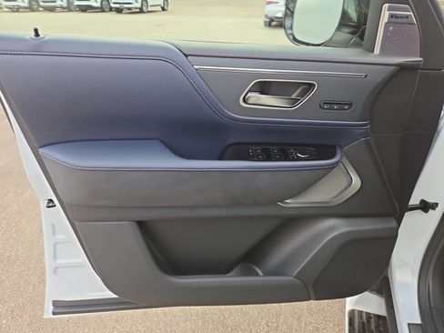 Used 2026 INFINITI QX80 4WD image 6