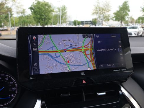 Used 2021 Toyota Venza XLE w/ Softex Package image 24