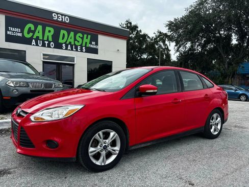 Used 2014 Ford Focus SE FWD image 2