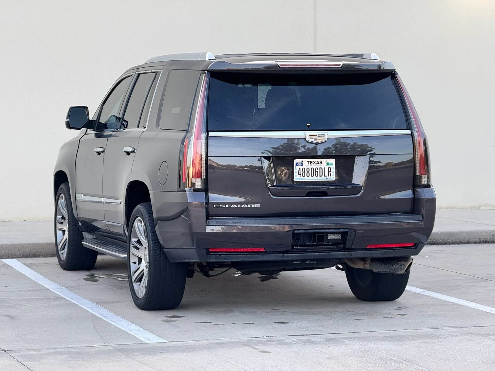 Used 2016 Cadillac Escalade Luxury AWD/4WD image 5