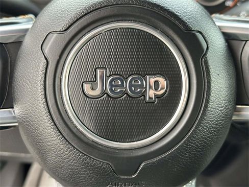 Certified 2020 Jeep Wrangler Unlimited Sahara image 31