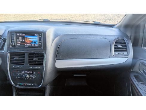 Used 2019 Dodge Grand Caravan GT image 28