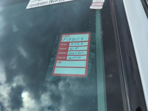 Certified 2023 Kia Sorento EX w/ Panoramic Sunroof Package image 5