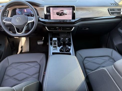 Used 2025 Volkswagen Atlas SE image 8