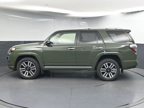 Certified 2022 Toyota 4Runner Limited AWD/4WD image 5