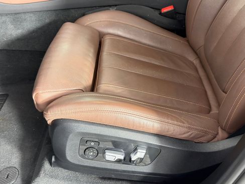 Used 2022 BMW X5 sDrive40i w/ M Sport Package image 11