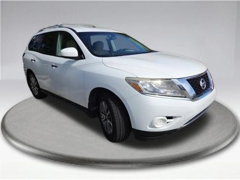 Used 2016 Nissan Pathfinder S FWD image 2