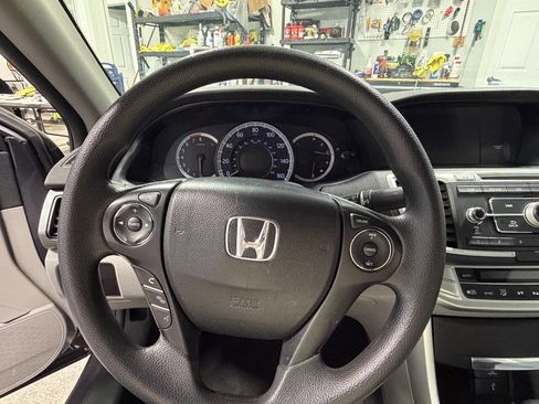Used 2015 Honda Accord LX image 18