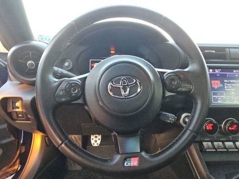 Used 2023 Toyota GR86 Premium image 29