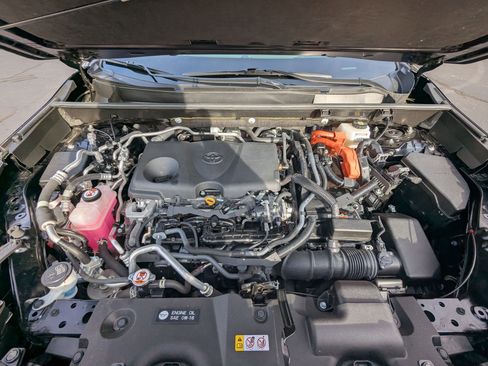 Used 2023 Toyota RAV4 SE image 26