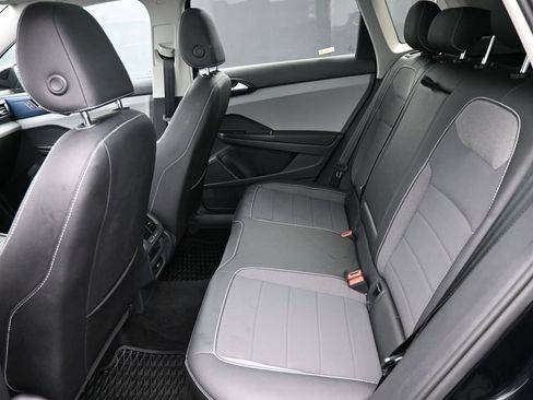 Used 2022 Volkswagen Taos SE AWD/4WD image 12