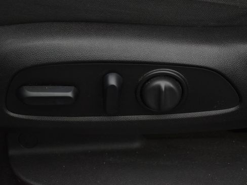 Used 2018 Chevrolet Traverse LT FWD image 14