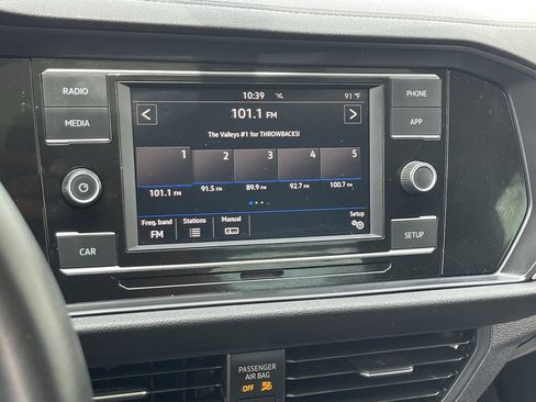 Used 2019 Volkswagen Jetta SE w/ Cold Weather Package FWD image 25