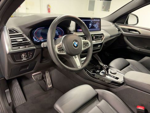 Used 2025 BMW X4 xDrive30i image 4