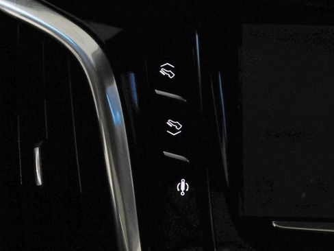 Used 2015 Cadillac Escalade Luxury image 45