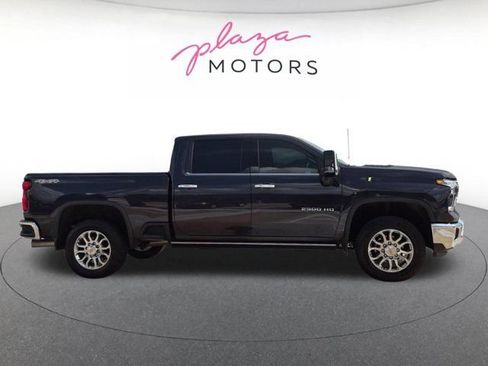 Used 2024 Chevrolet Silverado 2500 LTZ w/ LTZ Convenience Package AWD/4WD image 4