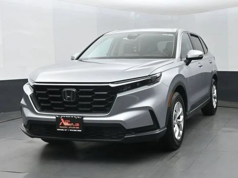 Used 2025 Honda CR-V LX image 1