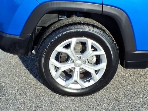 Used 2024 Jeep Compass Sport image 17