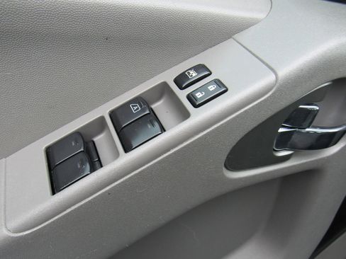 Used 2019 Nissan Frontier Desert Runner RWD image 11