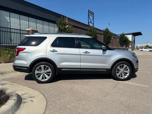 Used 2018 Ford Explorer Limited w/ Equipment Group 301A FWD image 8