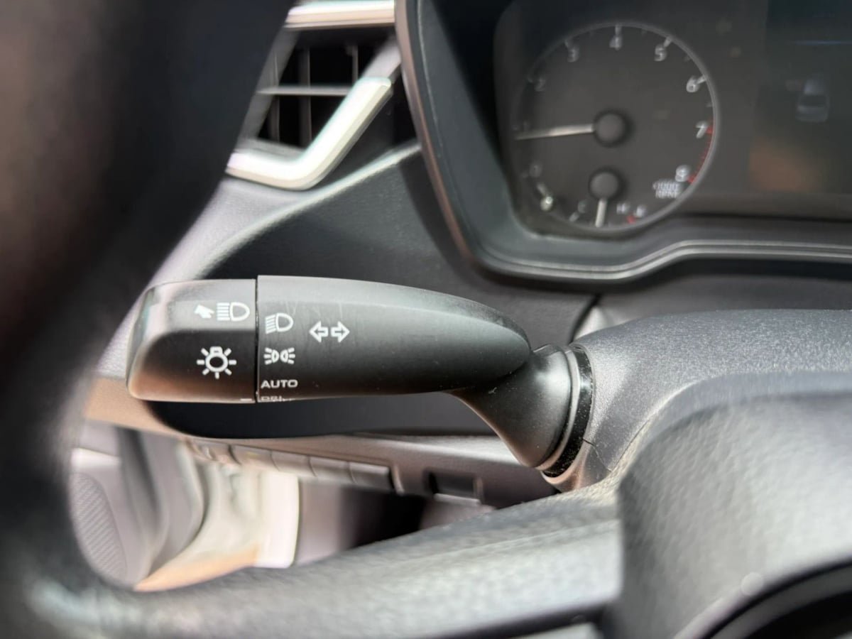 Used 2024 Toyota Corolla LE FWD image 27