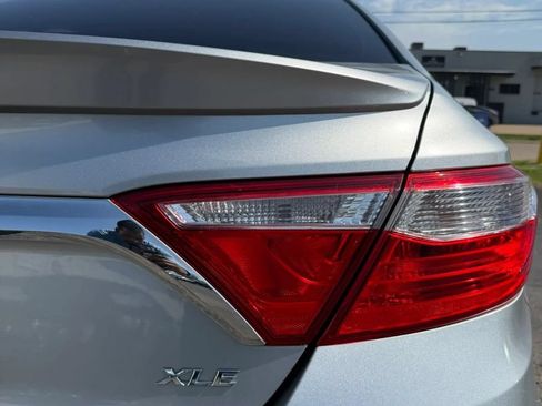 Used 2016 Toyota Camry XLE w/ Moonroof Package FWD image 6