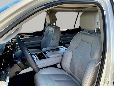 Used 2022 Jeep Wagoneer Series II w/ Premium Group I AWD/4WD image 21